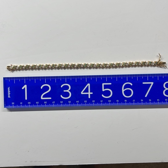 Gold Jade Bracelet & Earring Set - Picture 5 of 6